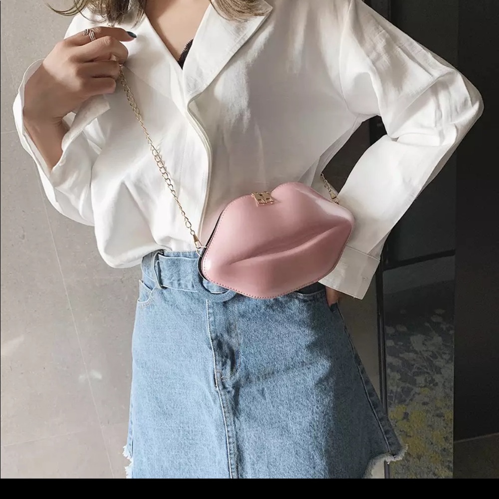 Lips clutch / crossbody